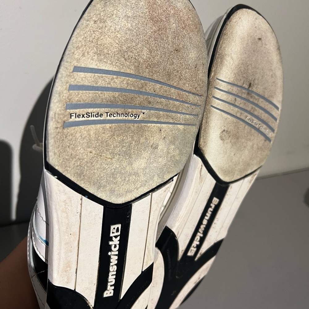 Women’s Brunswick bowling shoes white black size 7.5 - Picture 4 of 6